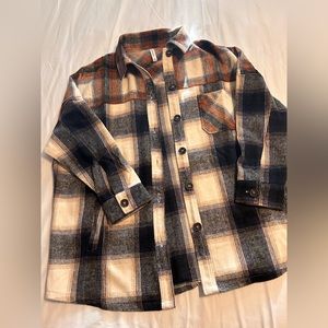 Size large women’s shacket
